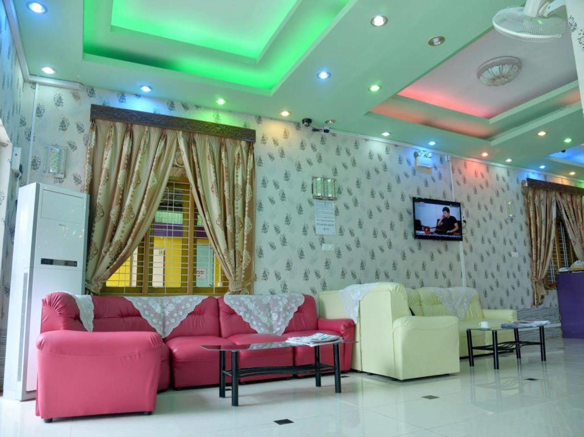 New Golden Forward Hotel Rangoon Buitenkant foto