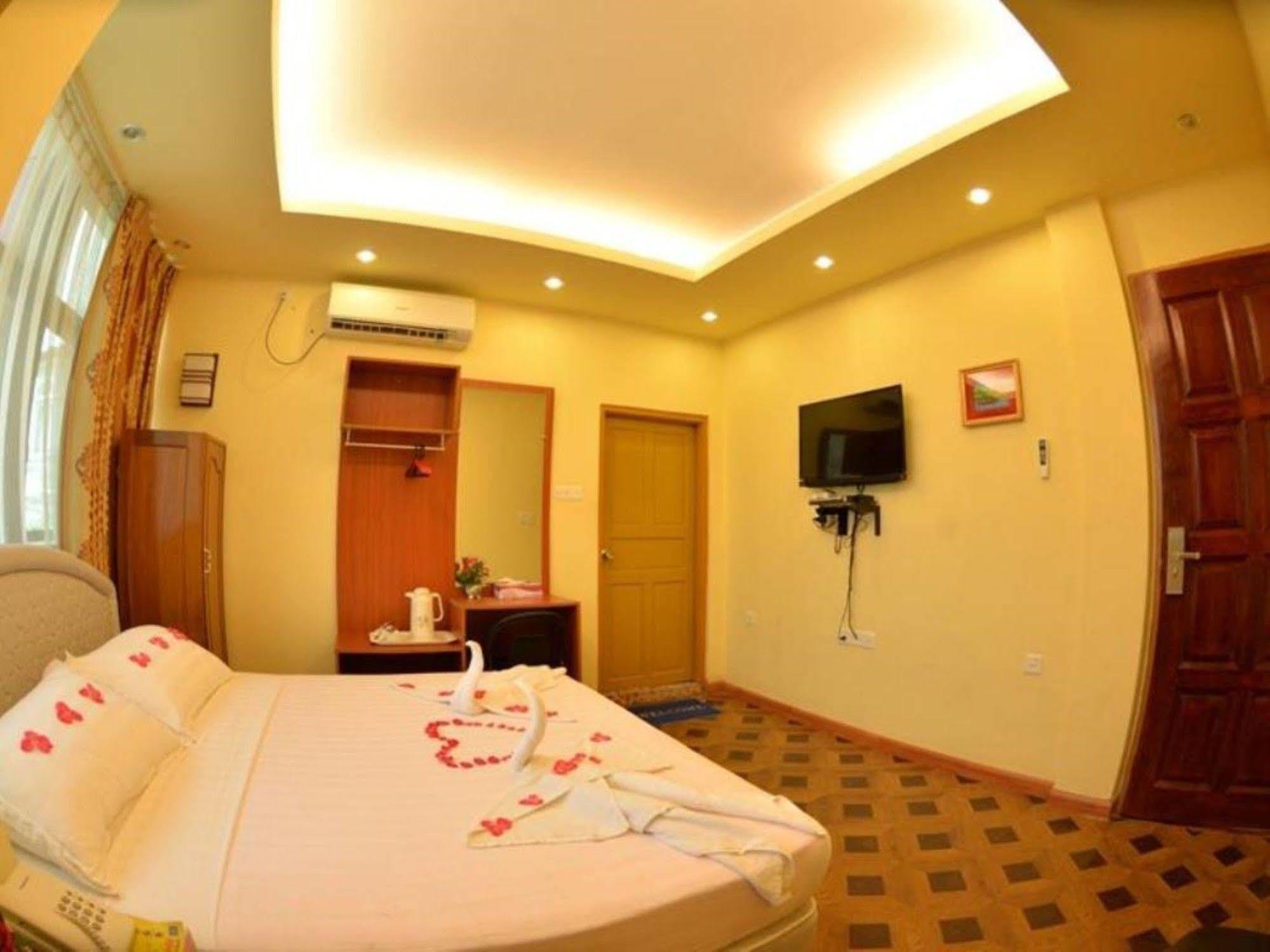 New Golden Forward Hotel Rangoon Buitenkant foto